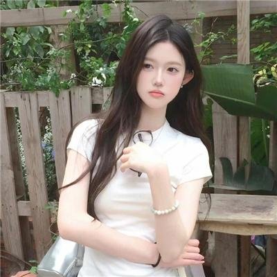 女孩舞步